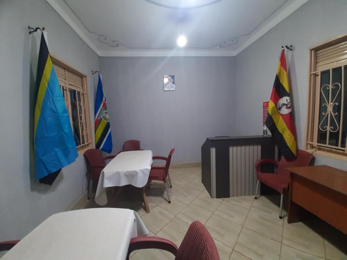 Jusvero Motel Jinja Kültér fotó